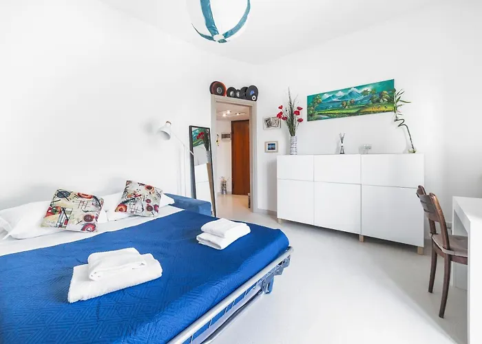 Precotto Comfortable Flat With Balcony Apartament Mediolan