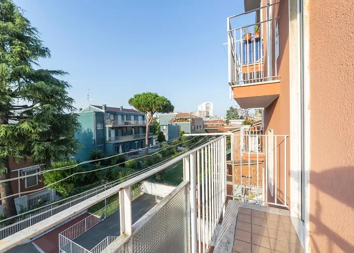 Precotto Comfortable Flat With Balcony Milán