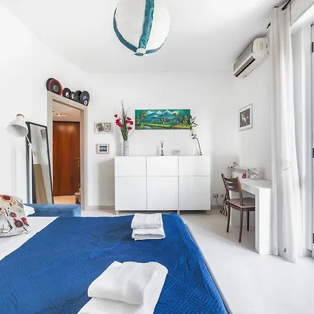 Apartamento Precotto Comfortable Flat With Balcony Milão