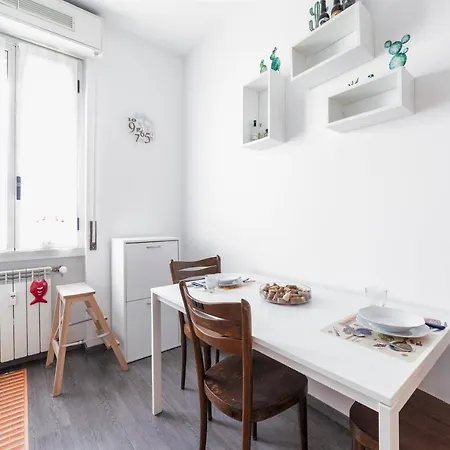 Precotto Comfortable Flat With Balcony * Milão